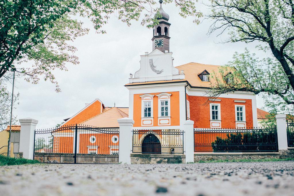 Гостевой дом Savoia Castle Шкворец Экстерьер фото